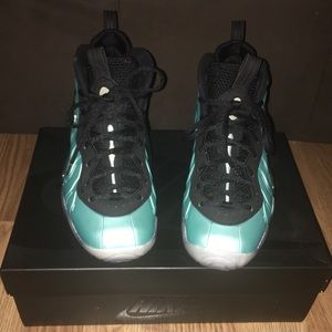 Nike little posite pro gs “island green”